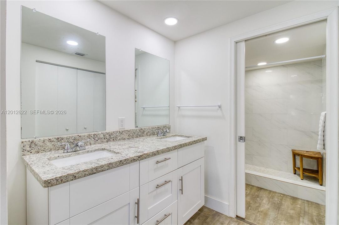 For Sale: $250,000 (2 beds, 2 baths, 1157 Square Feet)