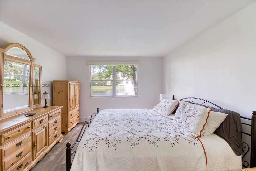 For Sale: $250,000 (2 beds, 2 baths, 1157 Square Feet)