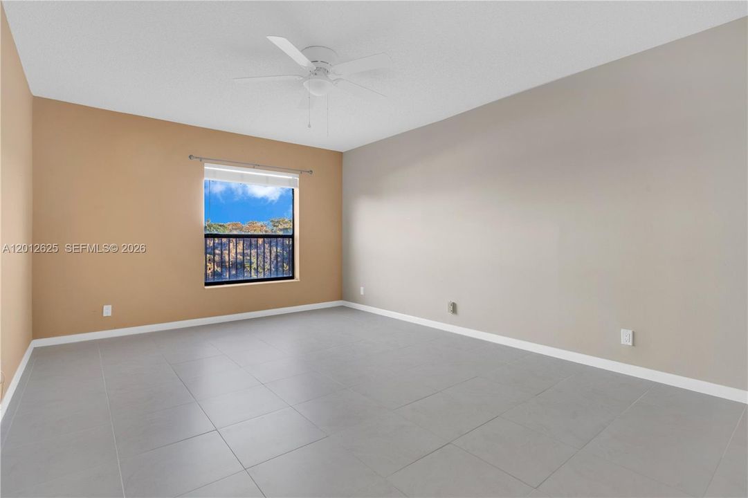 Active With Contract: $2,100 (2 beds, 2 baths, 1140 Square Feet)