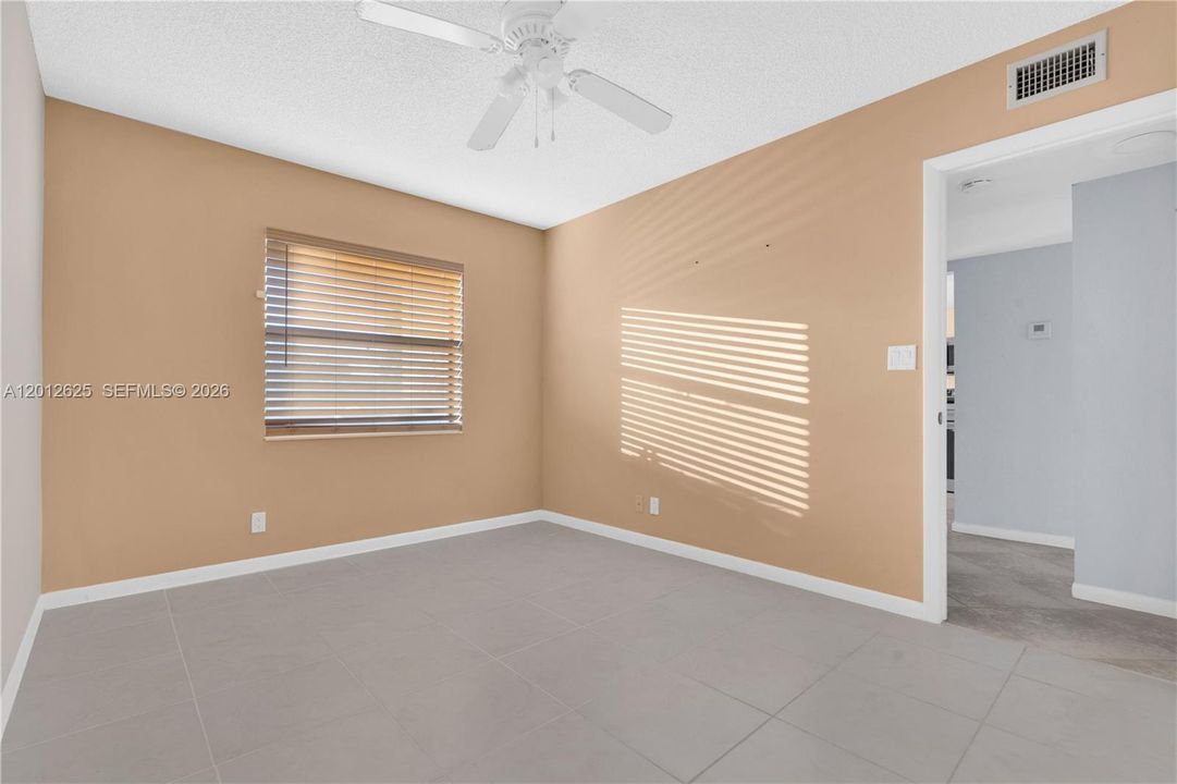 Active With Contract: $2,100 (2 beds, 2 baths, 1140 Square Feet)