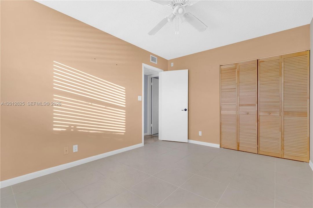 Active With Contract: $2,100 (2 beds, 2 baths, 1140 Square Feet)