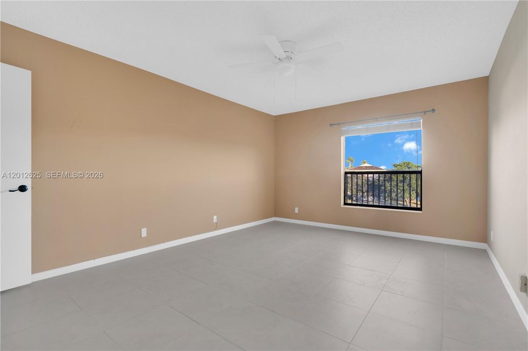 Active With Contract: $2,100 (2 beds, 2 baths, 1140 Square Feet)