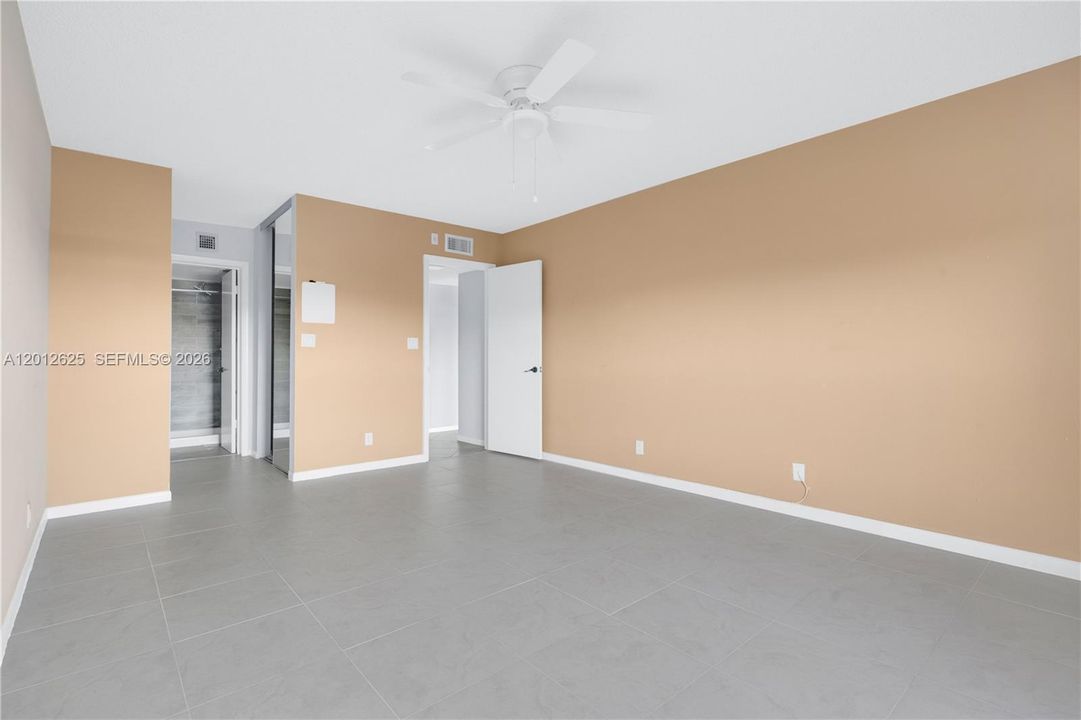 Active With Contract: $2,100 (2 beds, 2 baths, 1140 Square Feet)