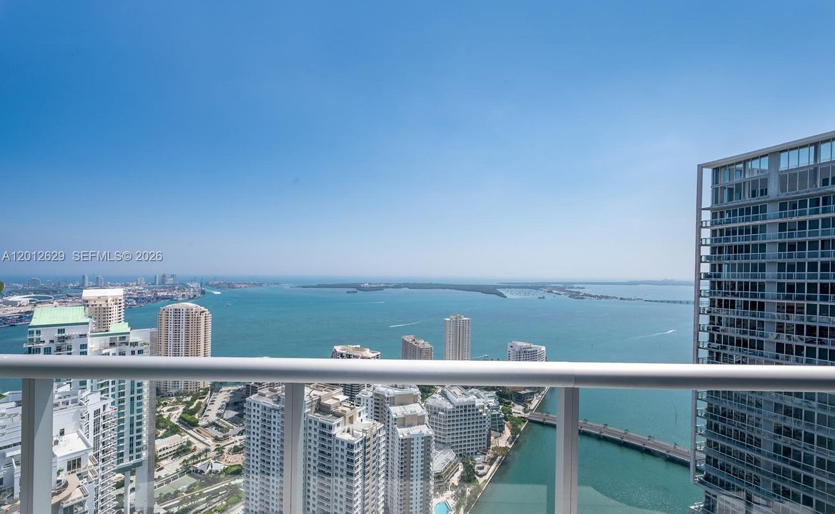 For Sale: $1,270,000 (2 beds, 2 baths, 1313 Square Feet)