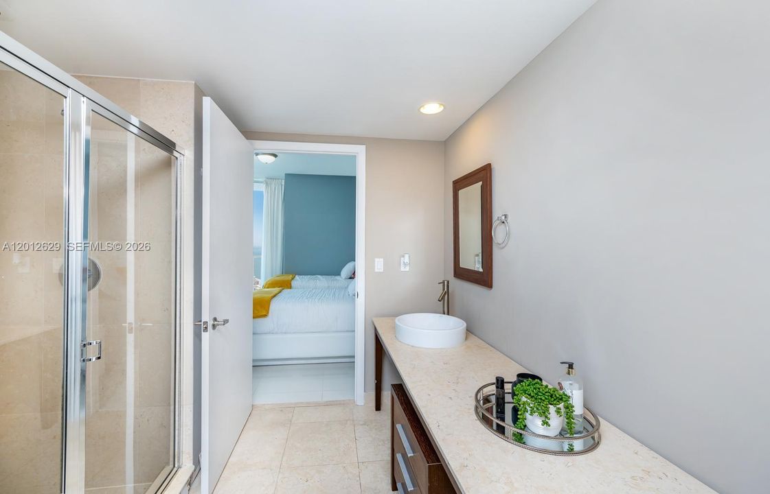 For Sale: $1,270,000 (2 beds, 2 baths, 1313 Square Feet)