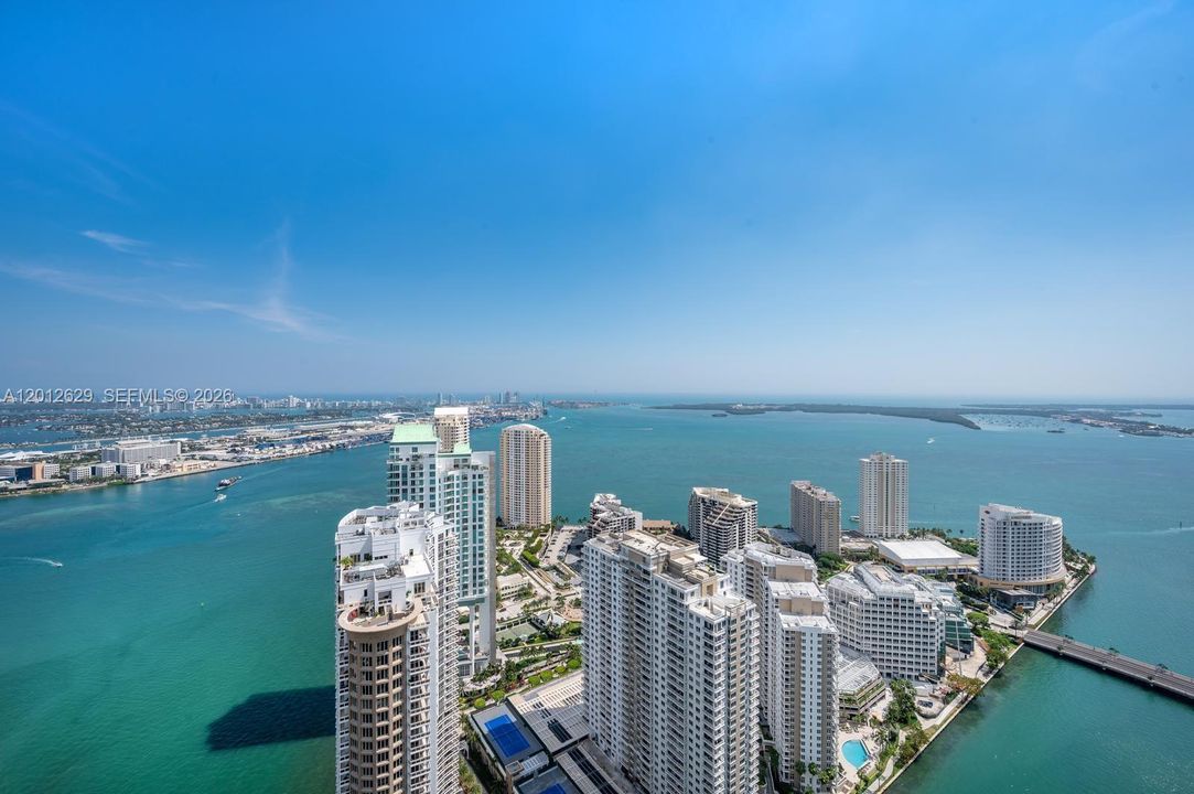 For Sale: $1,270,000 (2 beds, 2 baths, 1313 Square Feet)