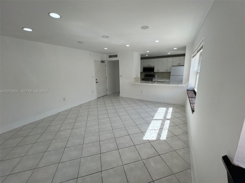 Activo con contrato: $2,500 (2 camas, 1 baños, 720 Pies cuadrados)