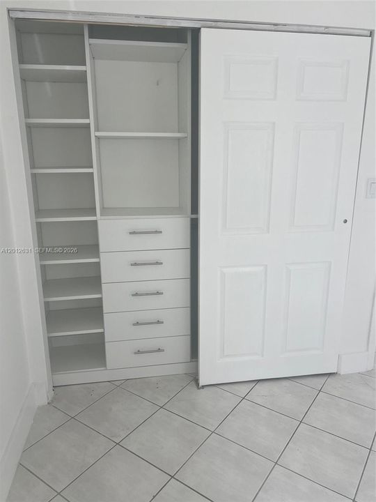 Activo con contrato: $2,500 (2 camas, 1 baños, 720 Pies cuadrados)