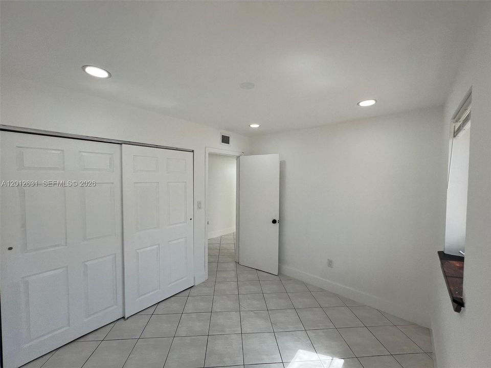 Activo con contrato: $2,500 (2 camas, 1 baños, 720 Pies cuadrados)