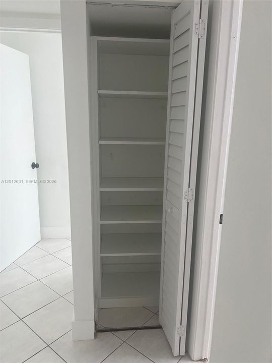 Activo con contrato: $2,500 (2 camas, 1 baños, 720 Pies cuadrados)