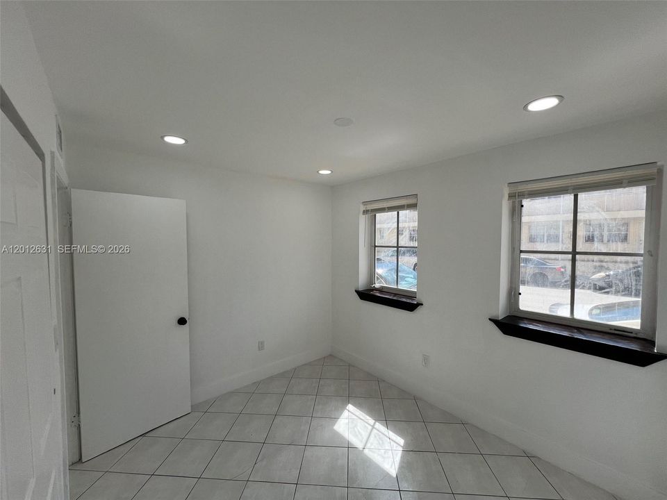 Activo con contrato: $2,500 (2 camas, 1 baños, 720 Pies cuadrados)