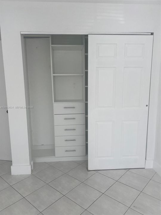 Activo con contrato: $2,500 (2 camas, 1 baños, 720 Pies cuadrados)