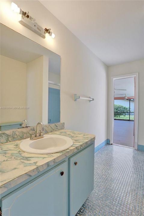 En Venta: $598,800 (4 camas, 2 baños, 1740 Pies cuadrados)