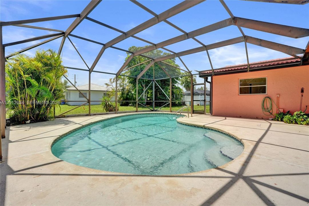 En Venta: $598,800 (4 camas, 2 baños, 1740 Pies cuadrados)