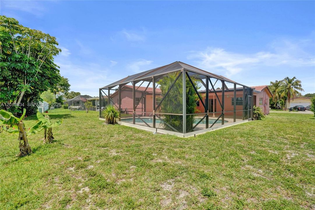 En Venta: $598,800 (4 camas, 2 baños, 1740 Pies cuadrados)