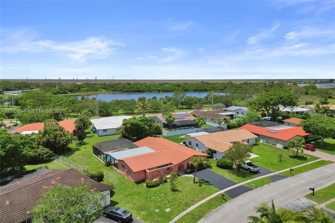 En Venta: $598,800 (4 camas, 2 baños, 1740 Pies cuadrados)