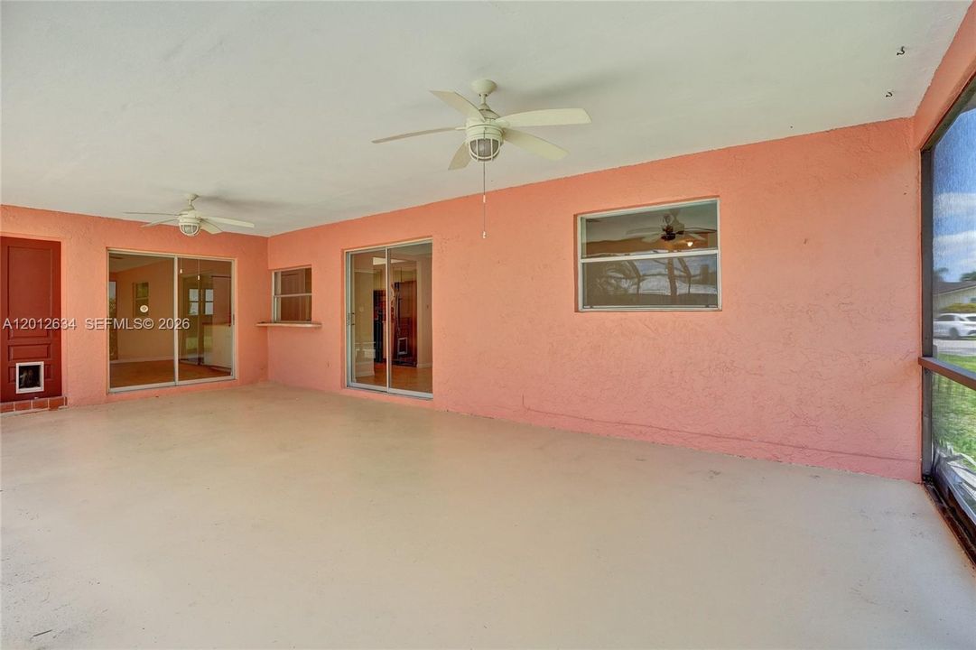 En Venta: $598,800 (4 camas, 2 baños, 1740 Pies cuadrados)