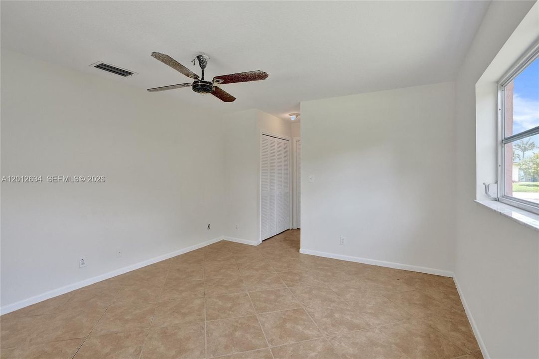 En Venta: $598,800 (4 camas, 2 baños, 1740 Pies cuadrados)