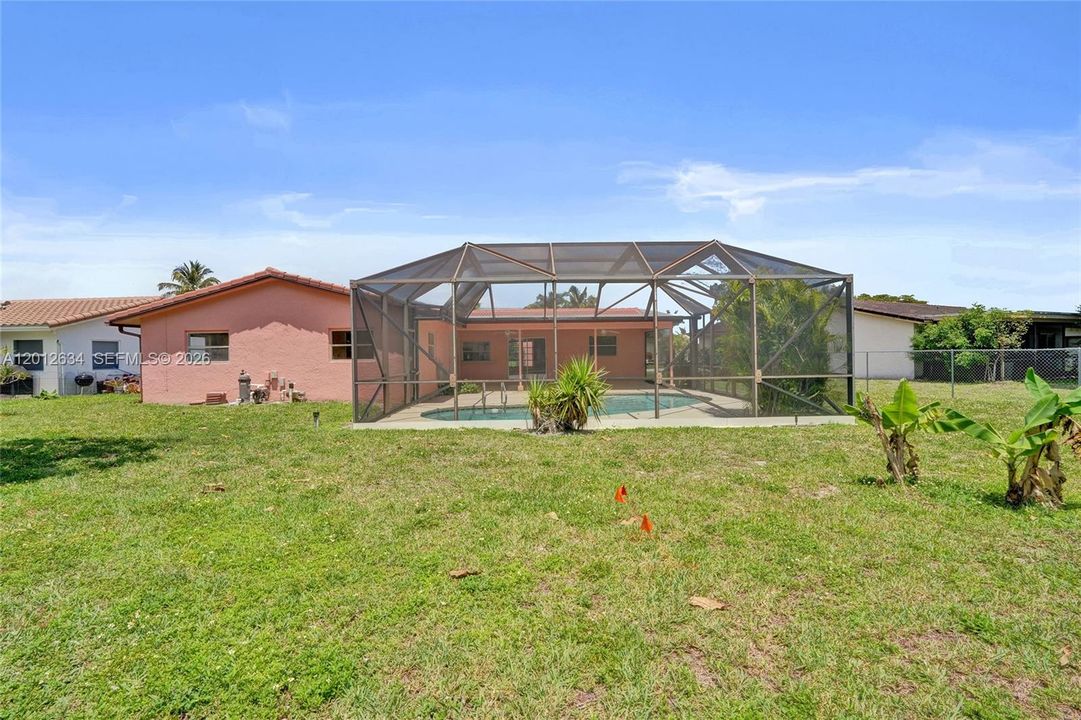 En Venta: $598,800 (4 camas, 2 baños, 1740 Pies cuadrados)