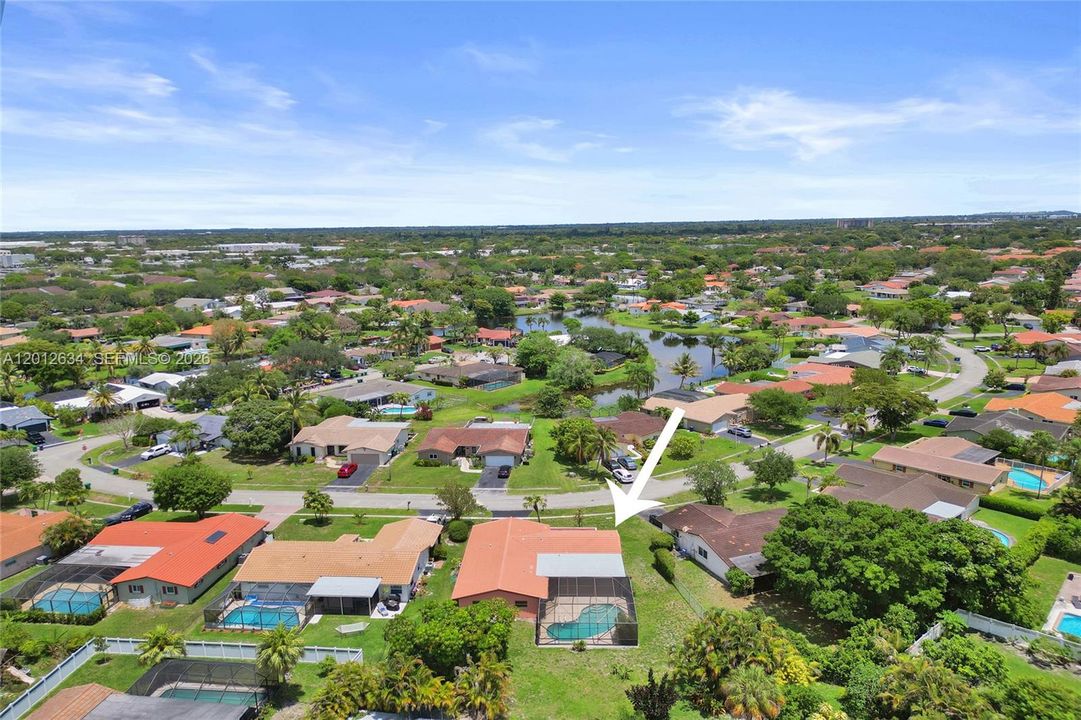En Venta: $598,800 (4 camas, 2 baños, 1740 Pies cuadrados)