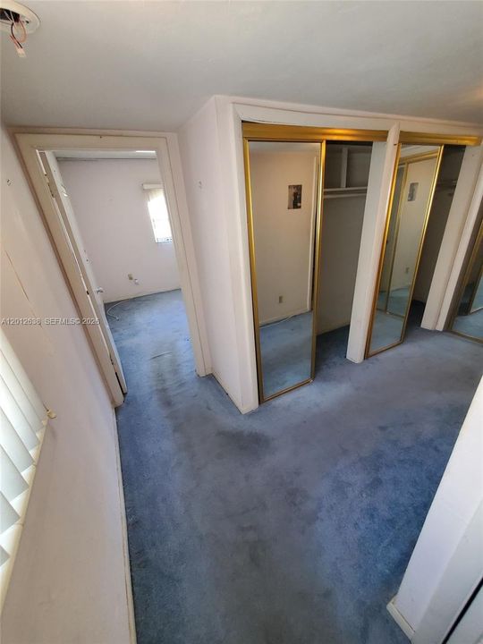 For Sale: $200,000 (1 beds, 1 baths, 960 Square Feet)