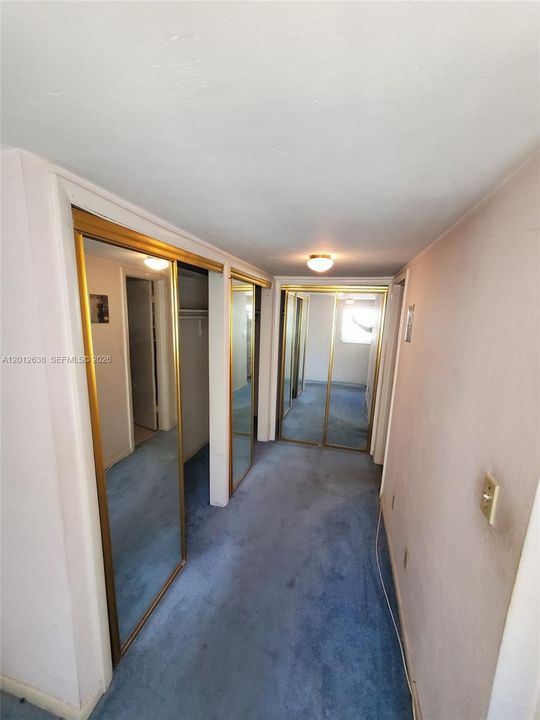 For Sale: $200,000 (1 beds, 1 baths, 960 Square Feet)