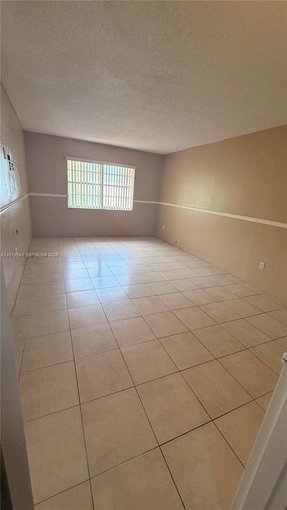 Activo con contrato: $205,000 (1 camas, 1 baños, 755 Pies cuadrados)