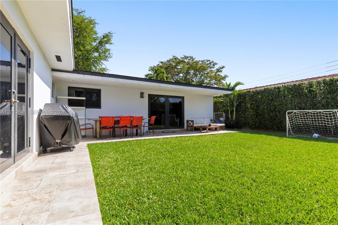 En Venta: $2,379,000 (4 camas, 2 baños, 1876 Pies cuadrados)