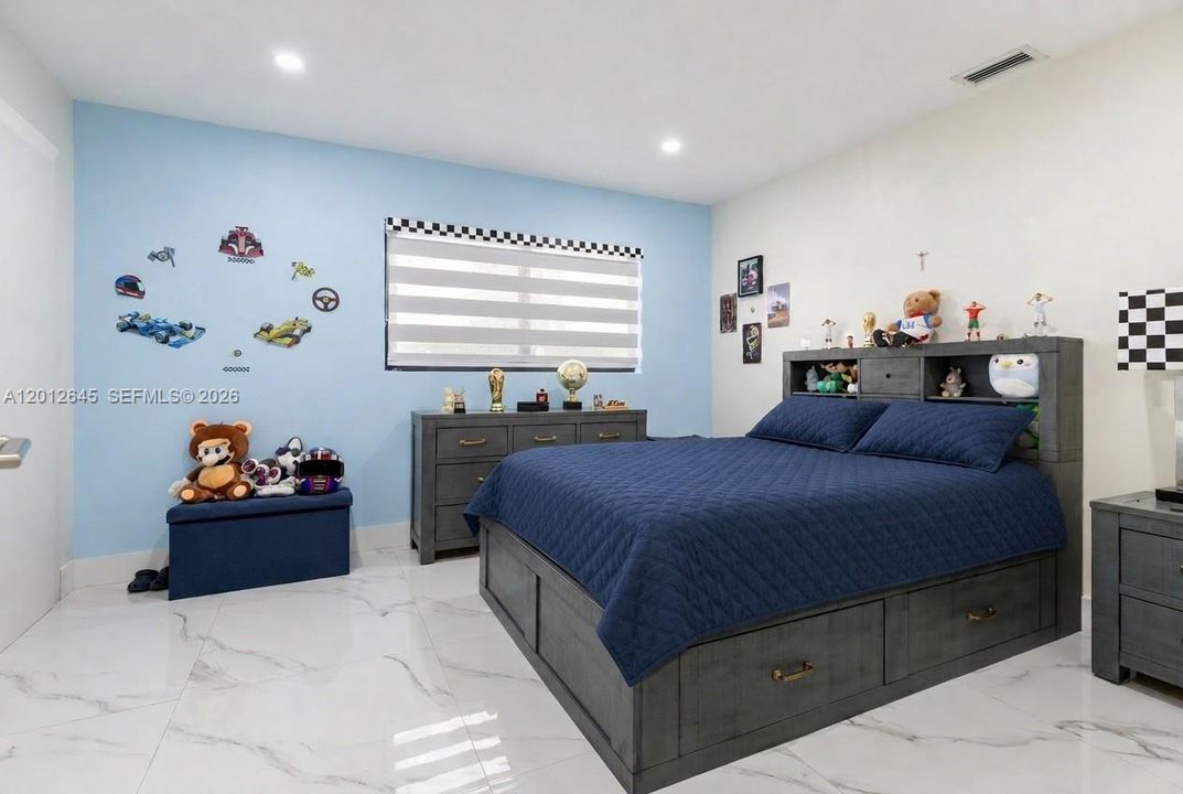 En Venta: $2,379,000 (4 camas, 2 baños, 1876 Pies cuadrados)