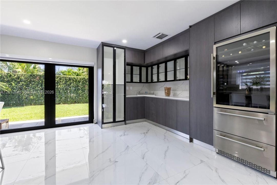 En Venta: $2,379,000 (4 camas, 2 baños, 1876 Pies cuadrados)
