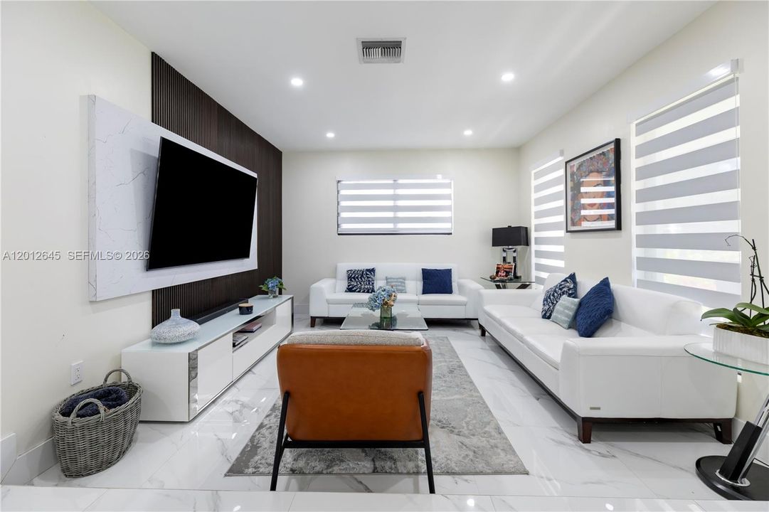 En Venta: $2,379,000 (4 camas, 2 baños, 1876 Pies cuadrados)