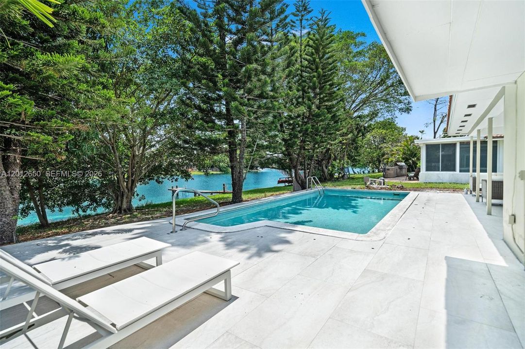 Active With Contract: $1,000,000 (5 beds, 4 baths, 1940 Square Feet)