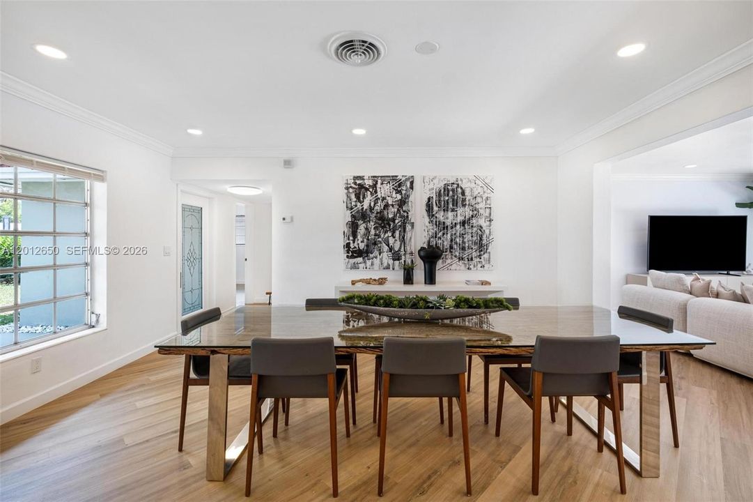 Active With Contract: $1,000,000 (5 beds, 4 baths, 1940 Square Feet)