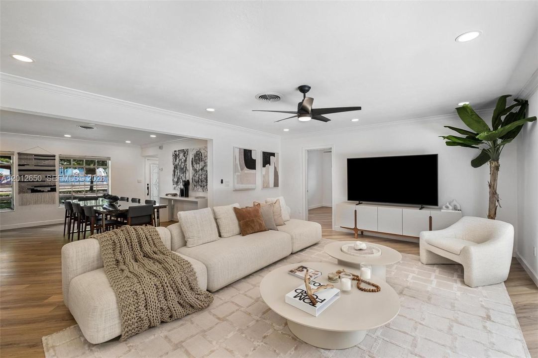 Active With Contract: $1,000,000 (5 beds, 4 baths, 1940 Square Feet)