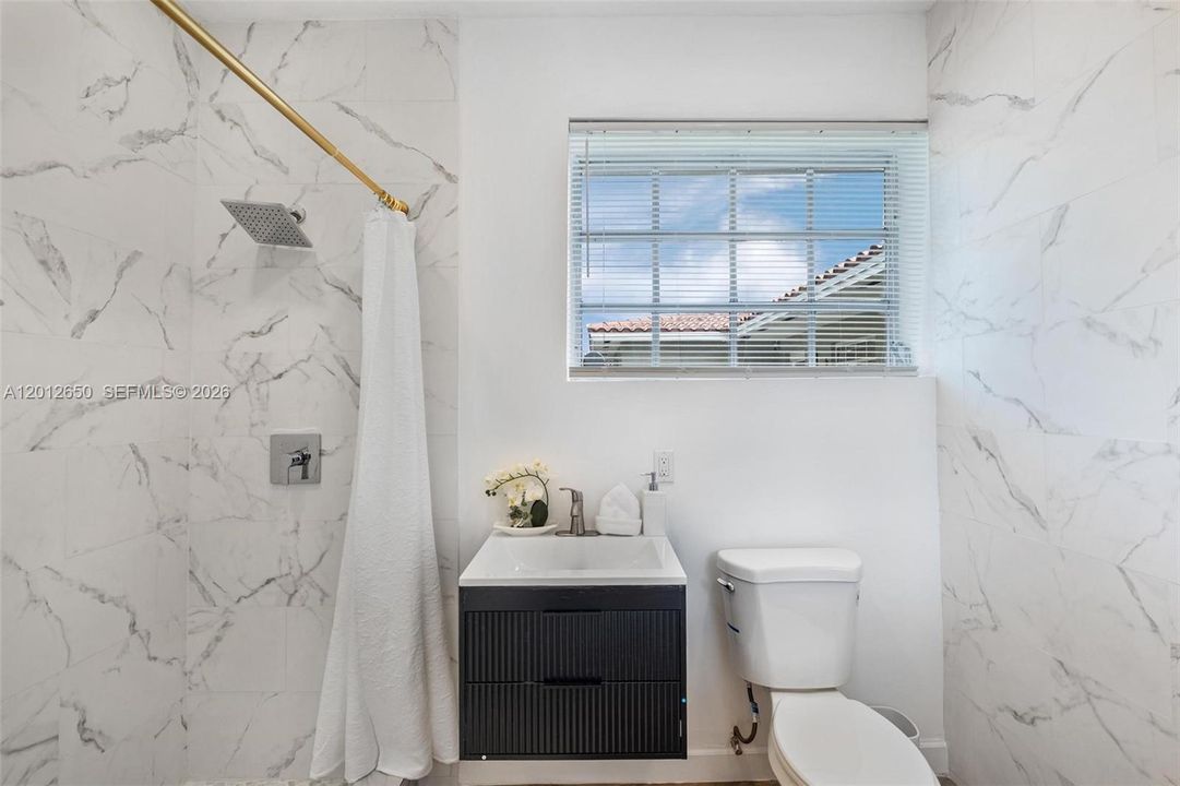Active With Contract: $1,000,000 (5 beds, 4 baths, 1940 Square Feet)