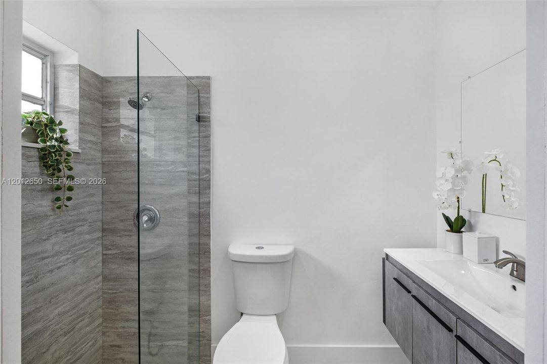 Active With Contract: $1,000,000 (5 beds, 4 baths, 1940 Square Feet)