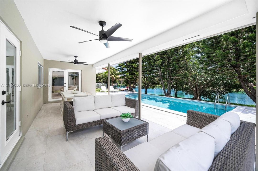 Active With Contract: $1,000,000 (5 beds, 4 baths, 1940 Square Feet)