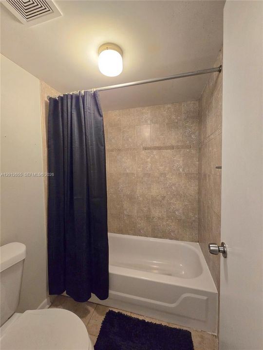 В аренду: $1,875 (2 спален, 1 ванн, 905 Квадратных фут)