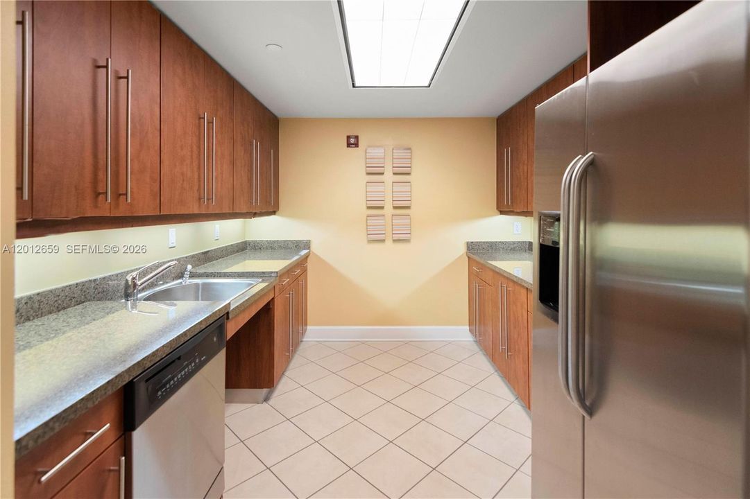 For Sale: $420,000 (2 beds, 2 baths, 1168 Square Feet)