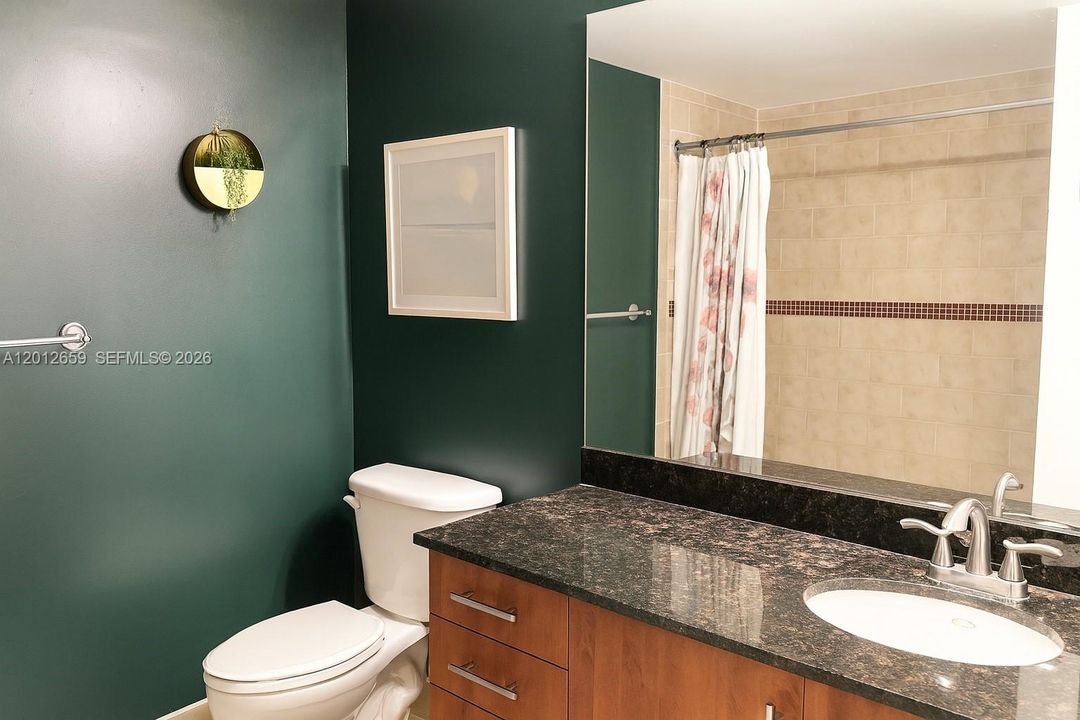 For Sale: $420,000 (2 beds, 2 baths, 1168 Square Feet)