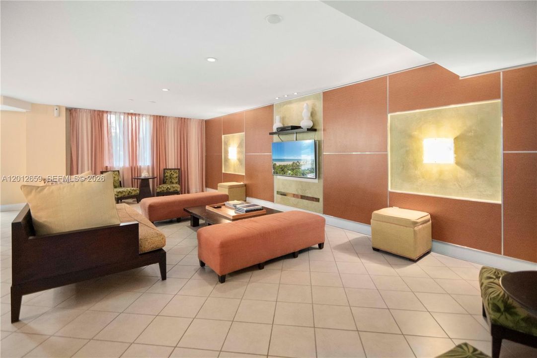 For Sale: $420,000 (2 beds, 2 baths, 1168 Square Feet)