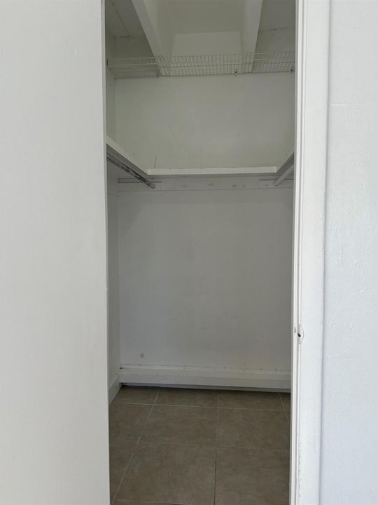 Closet (1)