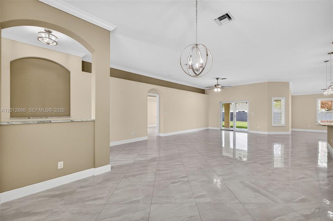 For Sale: $499,999 (3 beds, 2 baths, 1888 Square Feet)