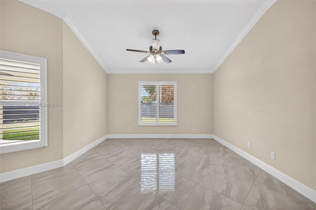For Sale: $499,999 (3 beds, 2 baths, 1888 Square Feet)