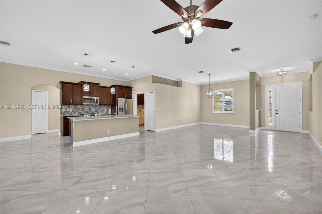 For Sale: $499,999 (3 beds, 2 baths, 1888 Square Feet)