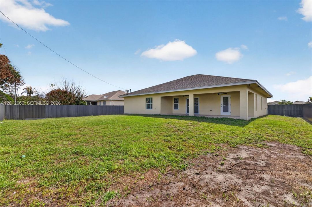 For Sale: $499,999 (3 beds, 2 baths, 1888 Square Feet)