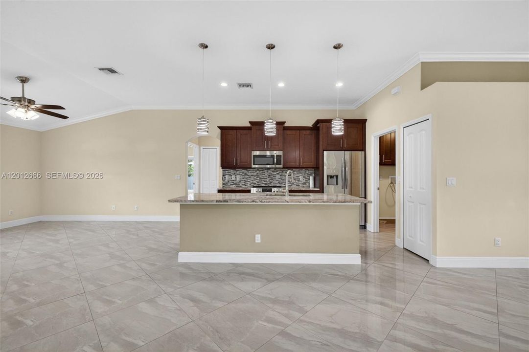 For Sale: $499,999 (3 beds, 2 baths, 1888 Square Feet)