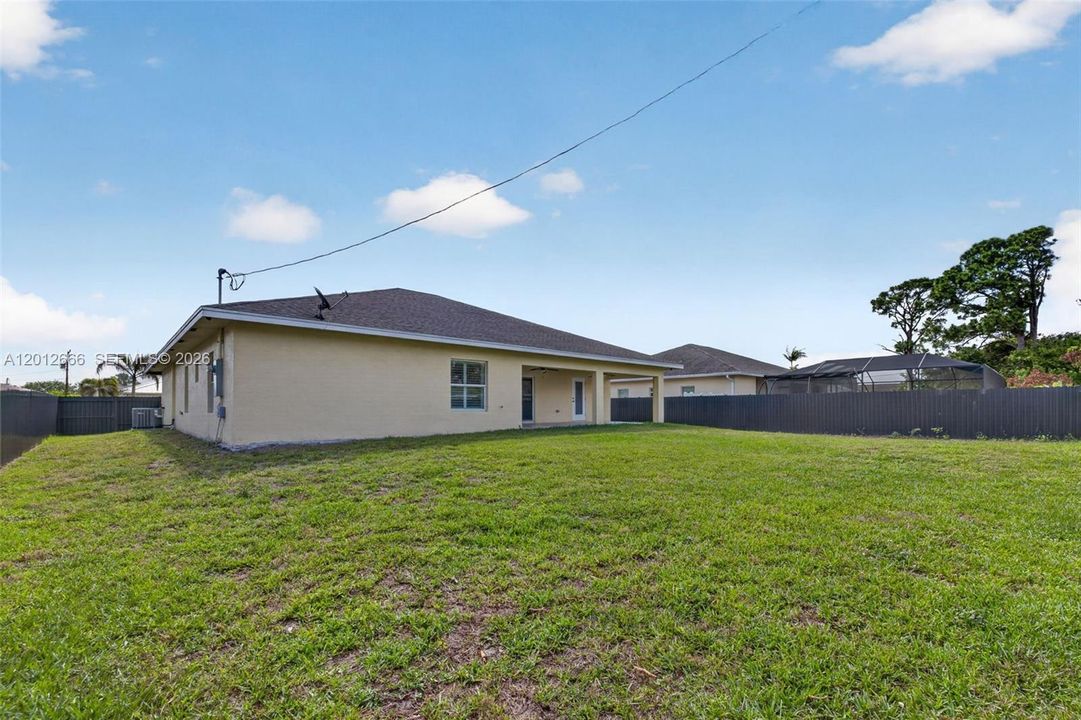 For Sale: $499,999 (3 beds, 2 baths, 1888 Square Feet)