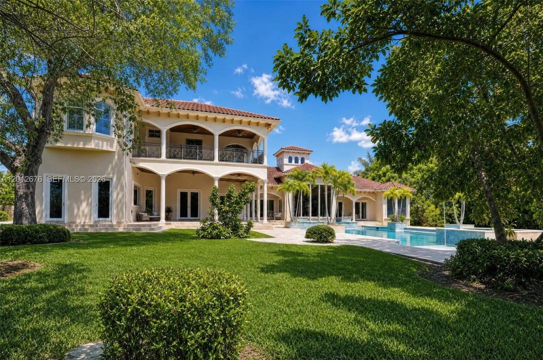 На продажу: $5,695,000 (7 спален, 8 ванн, 9912 Квадратных фут)