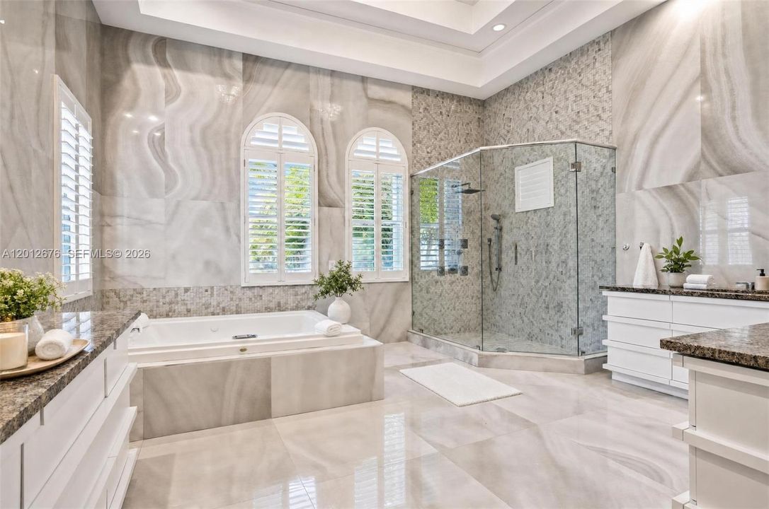 На продажу: $5,695,000 (7 спален, 8 ванн, 9912 Квадратных фут)